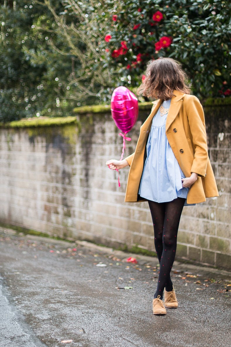 Tenue Zara Robe Bleue Caban Jaune Asos