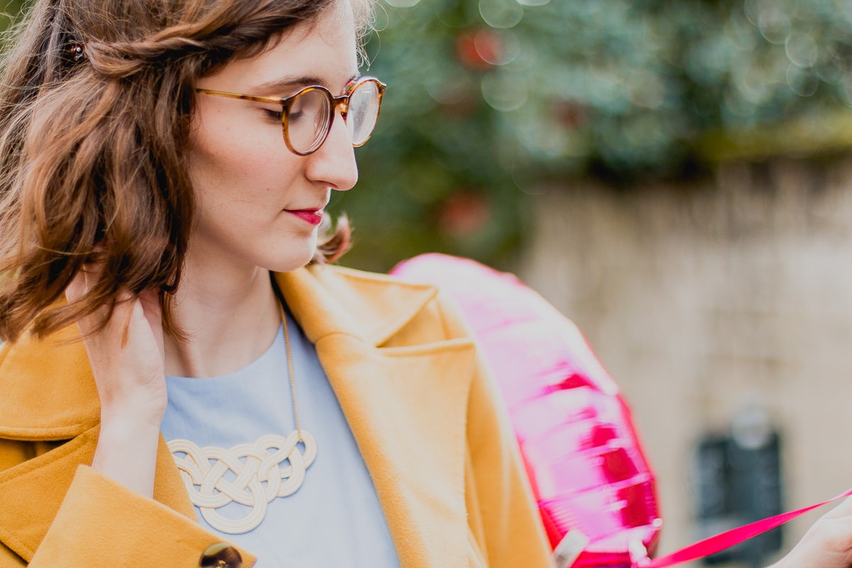 Tenue Zara Robe Bleue Caban Jaune Asos