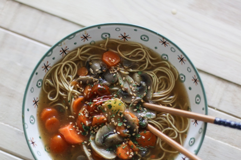 Nouilles de blé au bouillon de légumes